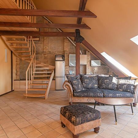 Spacious 2-Bedroom Apartment With Sauna In Vilnius Old Town By Urban Rent Exteriör bild